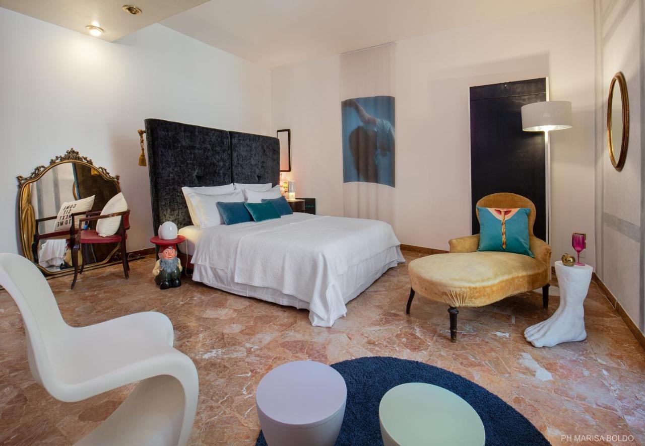 Billie'S Flat Red - Art & Design Apt In Verona Historic Centre المظهر الخارجي الصورة