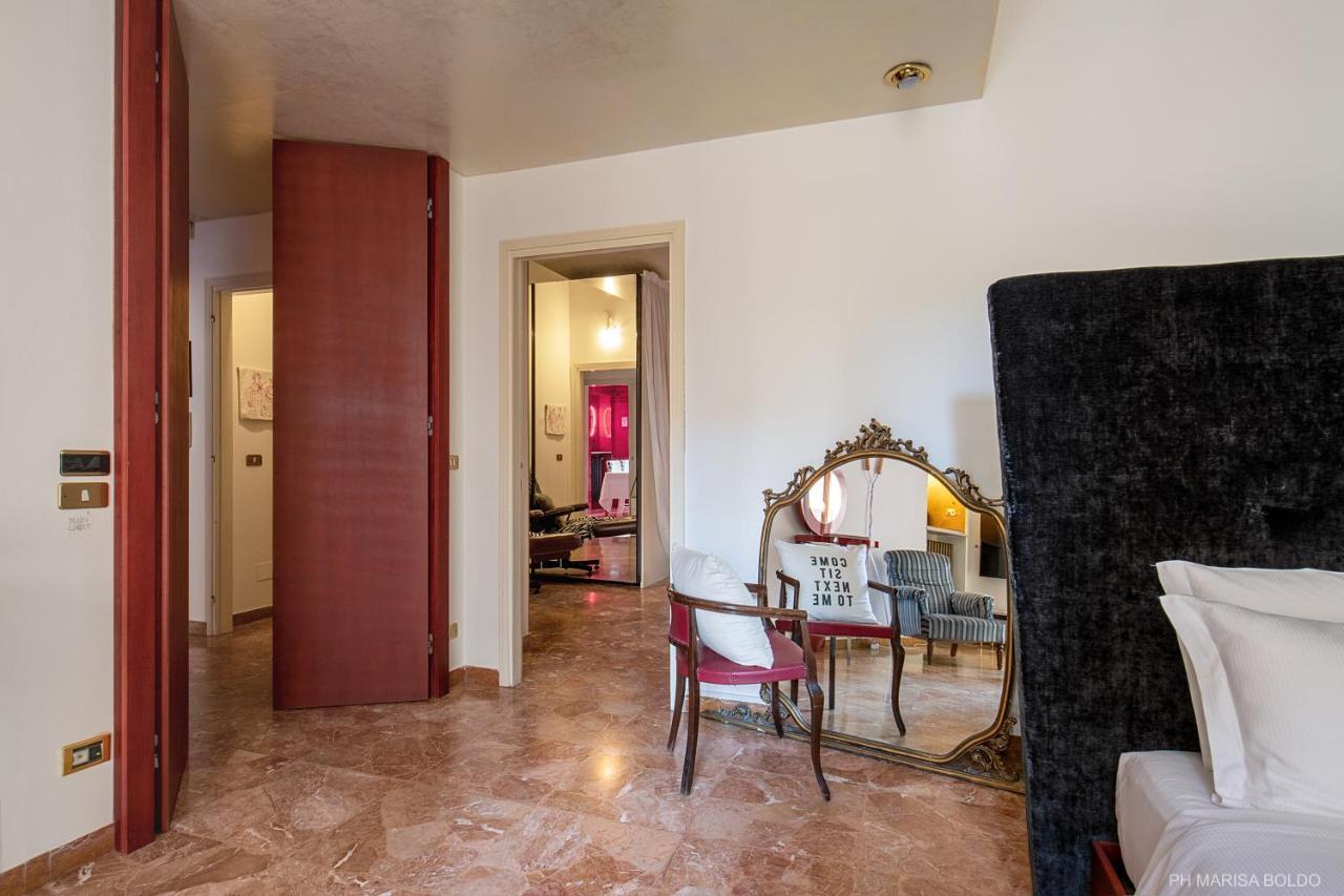 Billie'S Flat Red - Art & Design Apt In Verona Historic Centre المظهر الخارجي الصورة