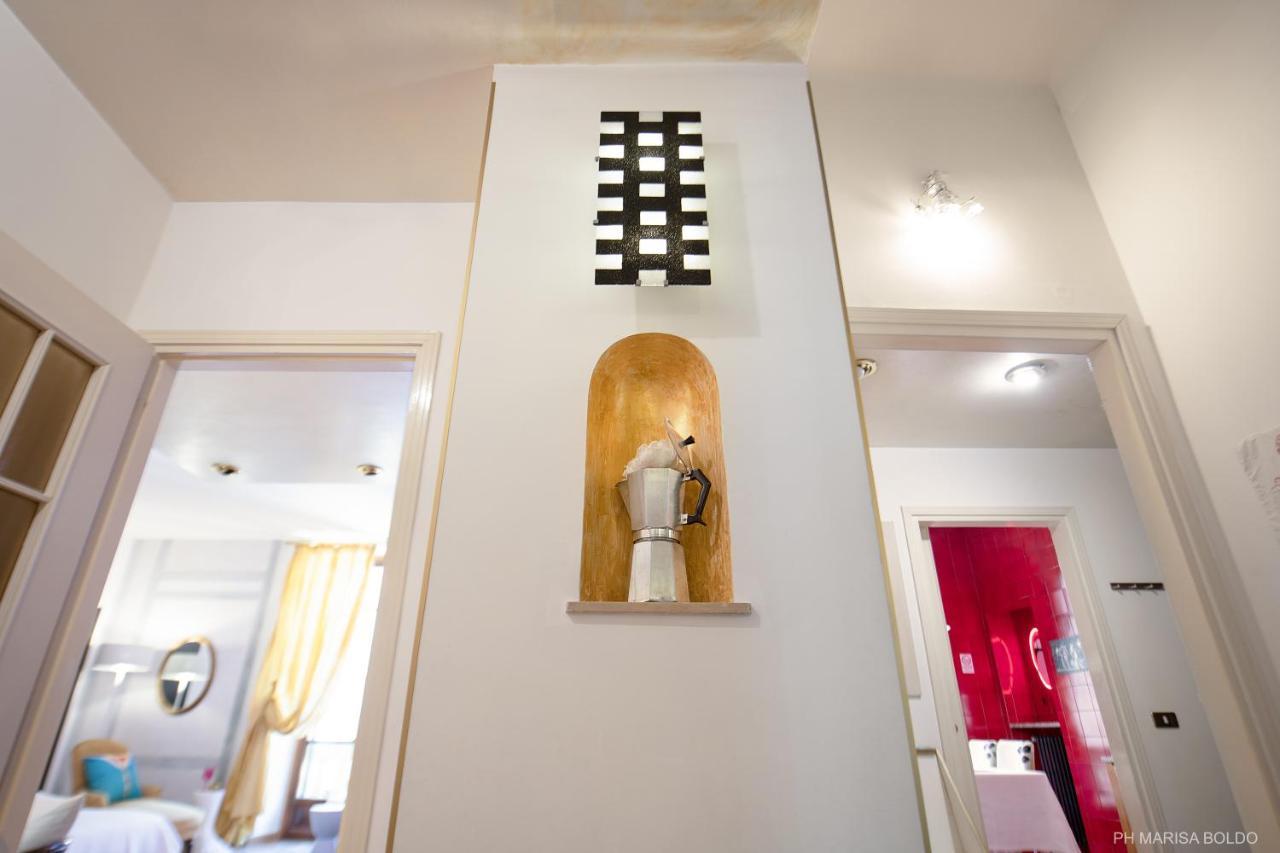 Billie'S Flat Red - Art & Design Apt In Verona Historic Centre المظهر الخارجي الصورة