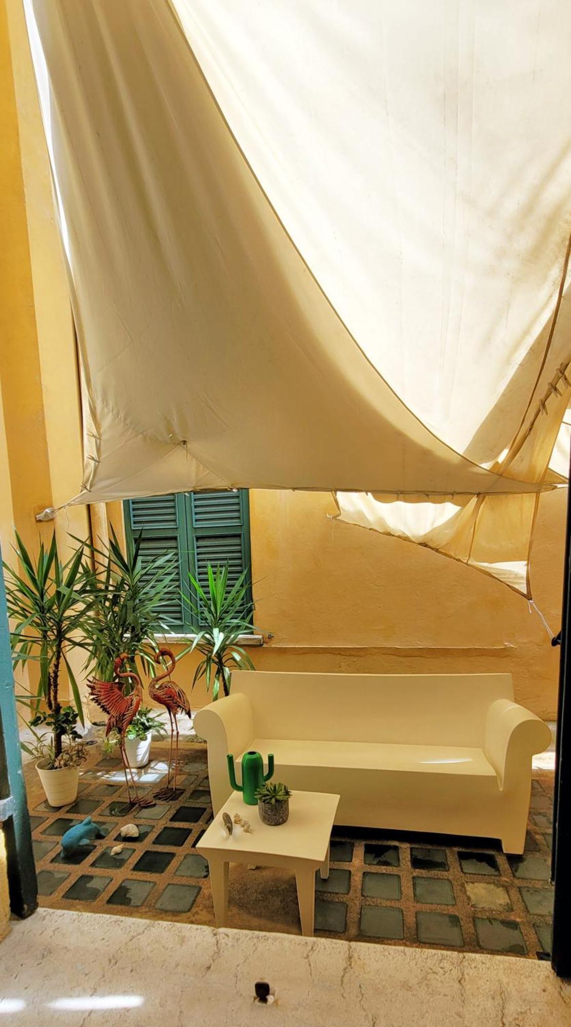 Billie'S Flat Red - Art & Design Apt In Verona Historic Centre المظهر الخارجي الصورة
