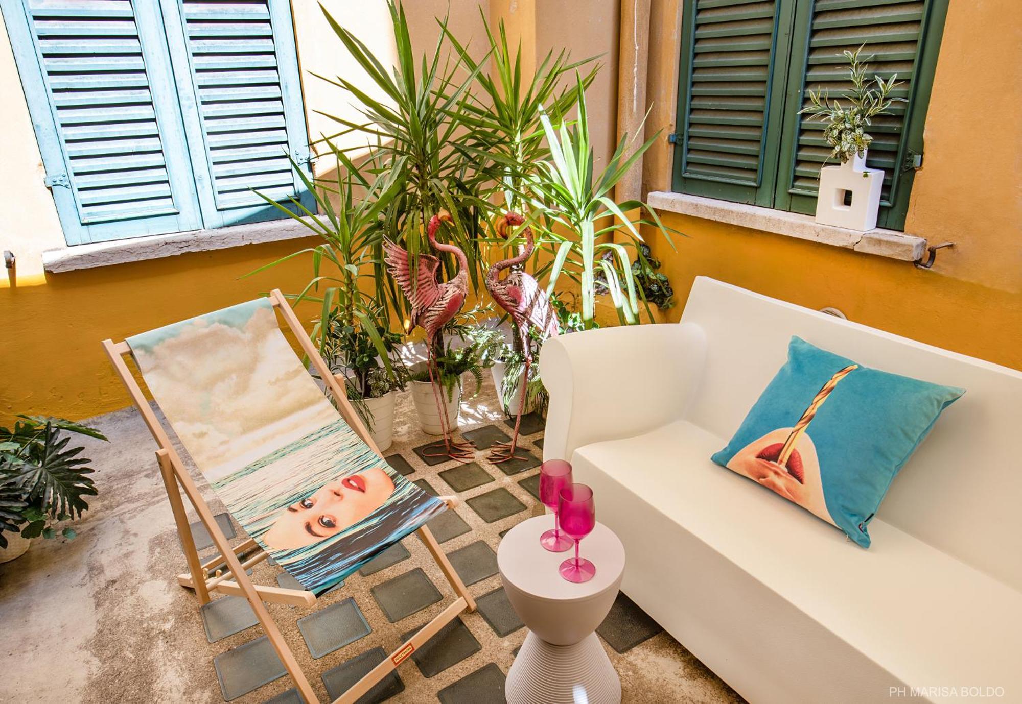 Billie'S Flat Red - Art & Design Apt In Verona Historic Centre المظهر الخارجي الصورة
